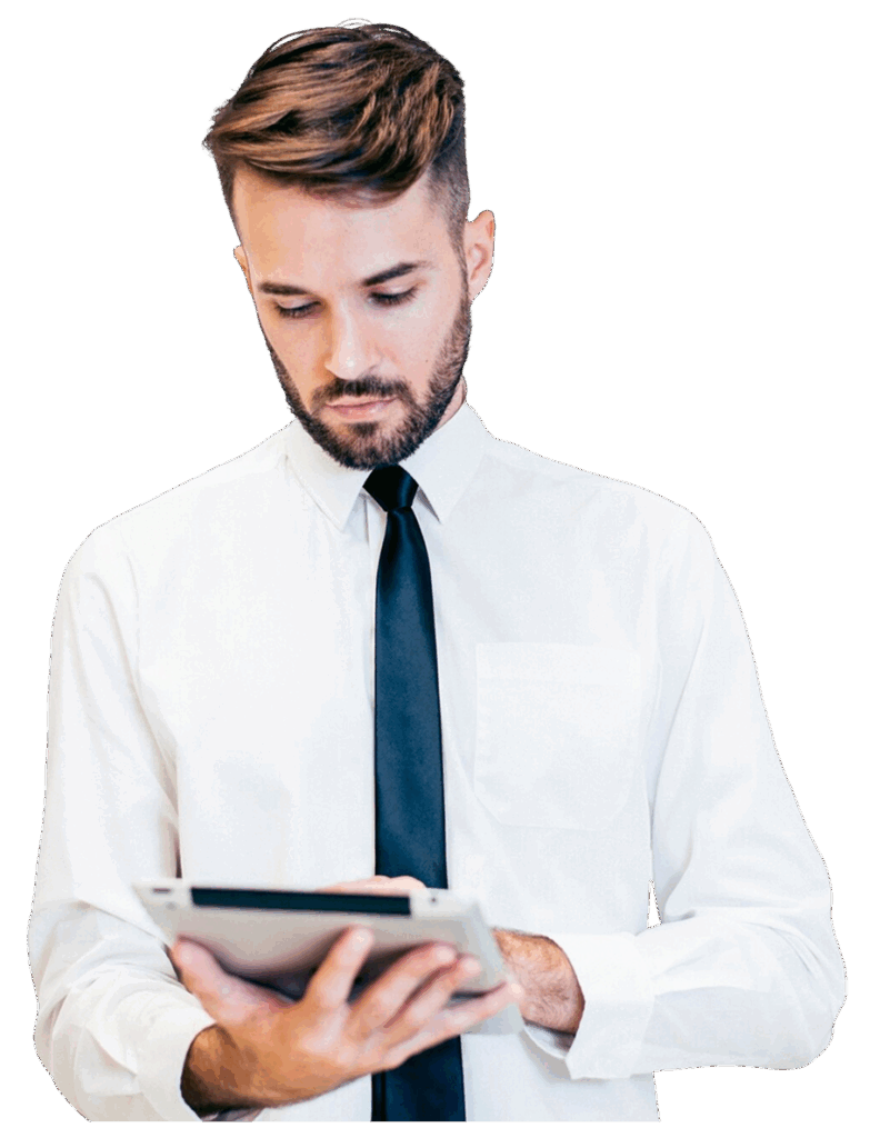 Membro del Team Helea a lavoro su tablet per l'innovazione aziendale