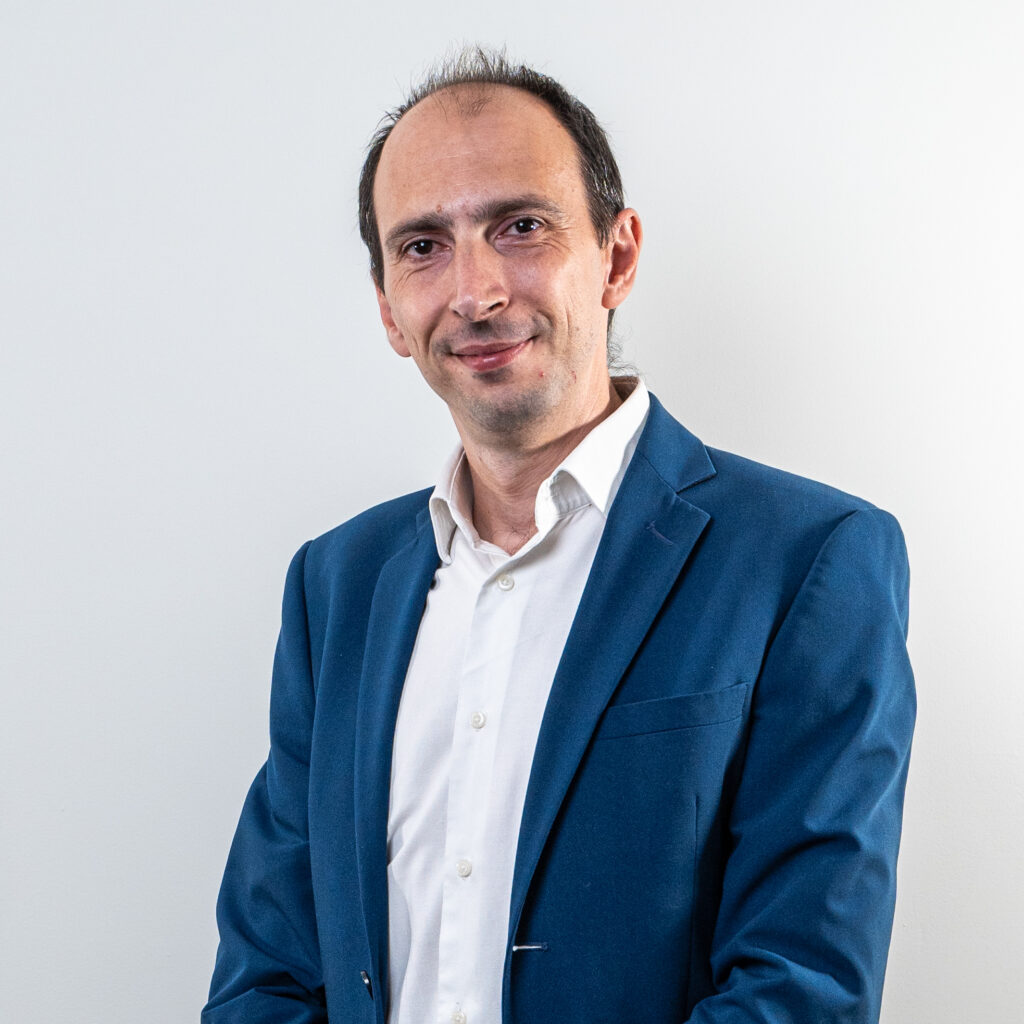 Roberto Ettorre, CRM, Marketing Automation Specialist e Intelligenza Artificiale (AI). Titolare Webshop e Partner Helea.